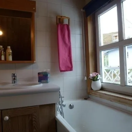 House Hameau Chalets 5 펜션 *